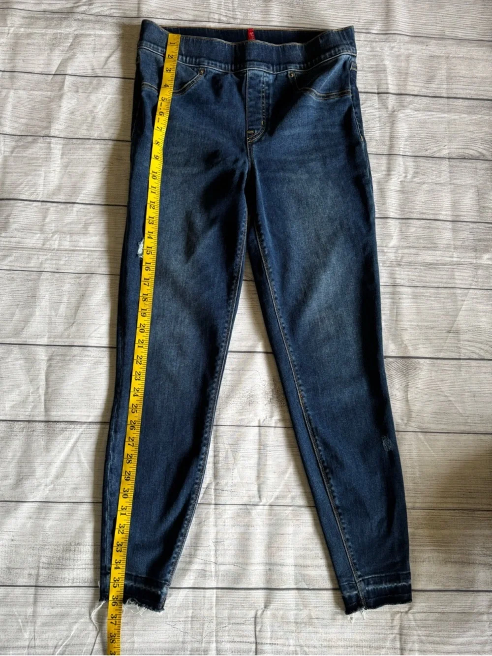 SPANX Distressed Skinny Jeans Dark Wash Raw Hem Pull-On Jeggings Size M - Picture 9 of 12
